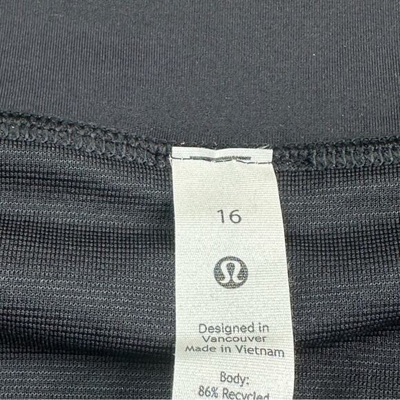 Lululemon Speed up Jungle Birds of Paradise Print Running Shorts / BLACK - Picture 5 of 7